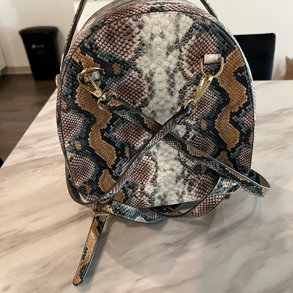Snake Print multi strap book bag - Picture 3 of 4